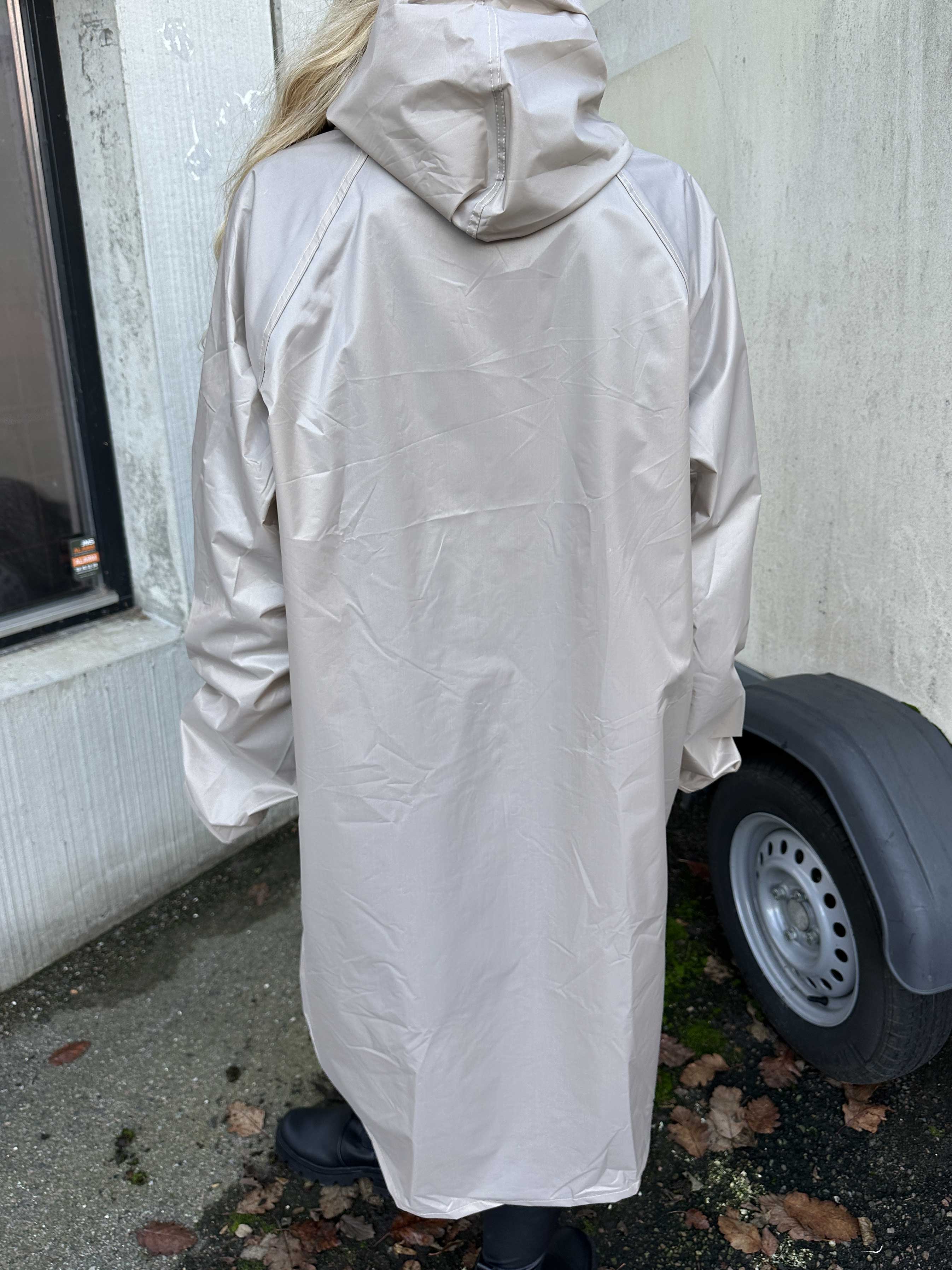 Reina - Regnjacka med huva